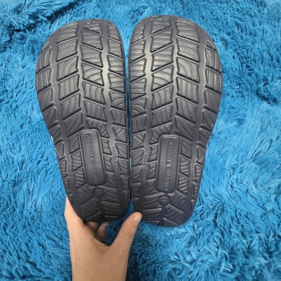 Discovery Shark Week Rugged Clog Style Sandals Size 6 Mens - Picture 3 of 6